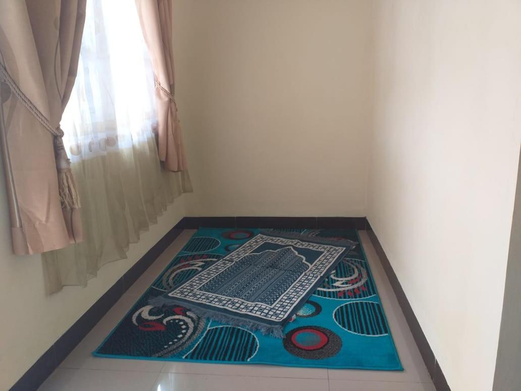 Oemah Sadewa Homestay Чилачап Екстериор снимка