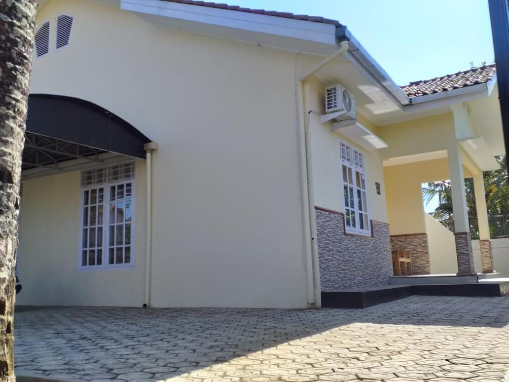 Oemah Sadewa Homestay Чилачап Екстериор снимка